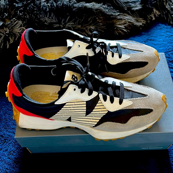 New Balance - Picture 3 of 4